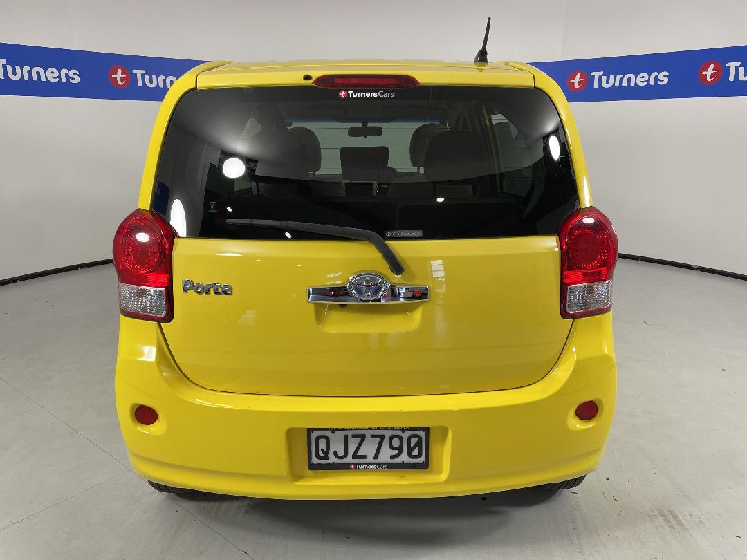 Photo '6' of Toyota Porte