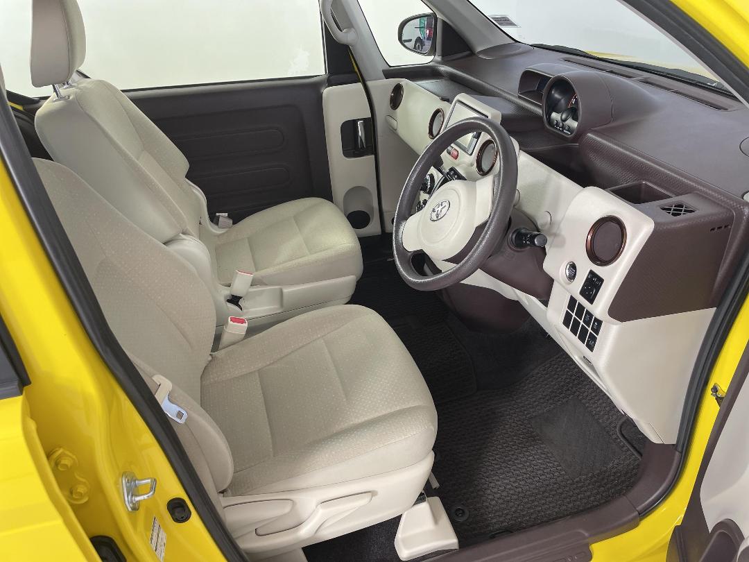 Photo '16' of Toyota Porte