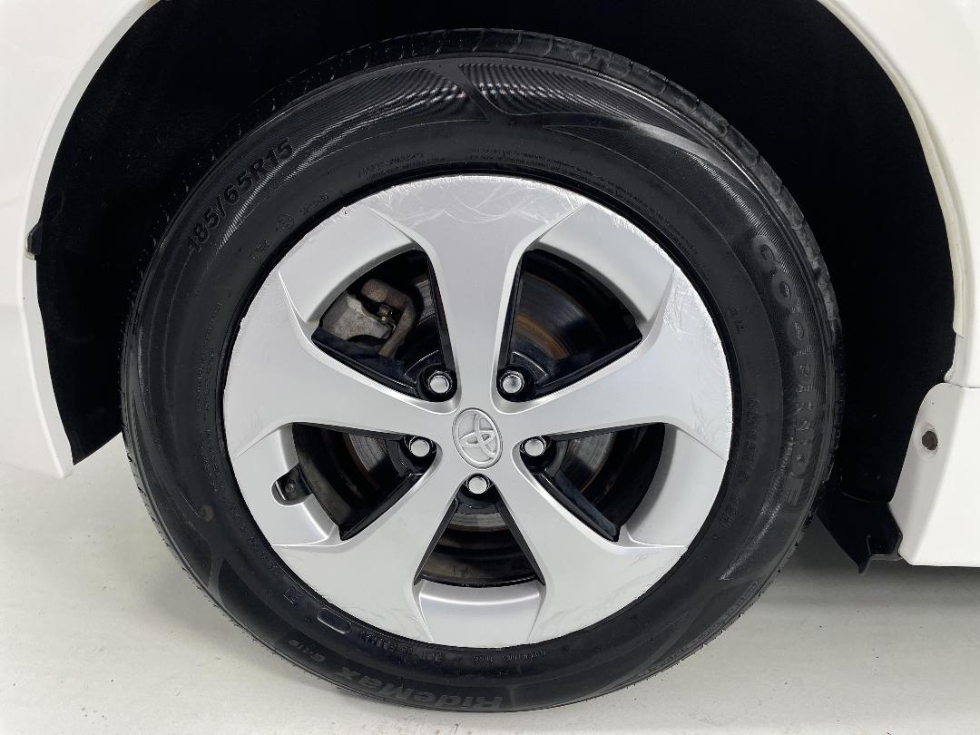 Photo '12' of Toyota Prius Photo '12' of Toyota Prius