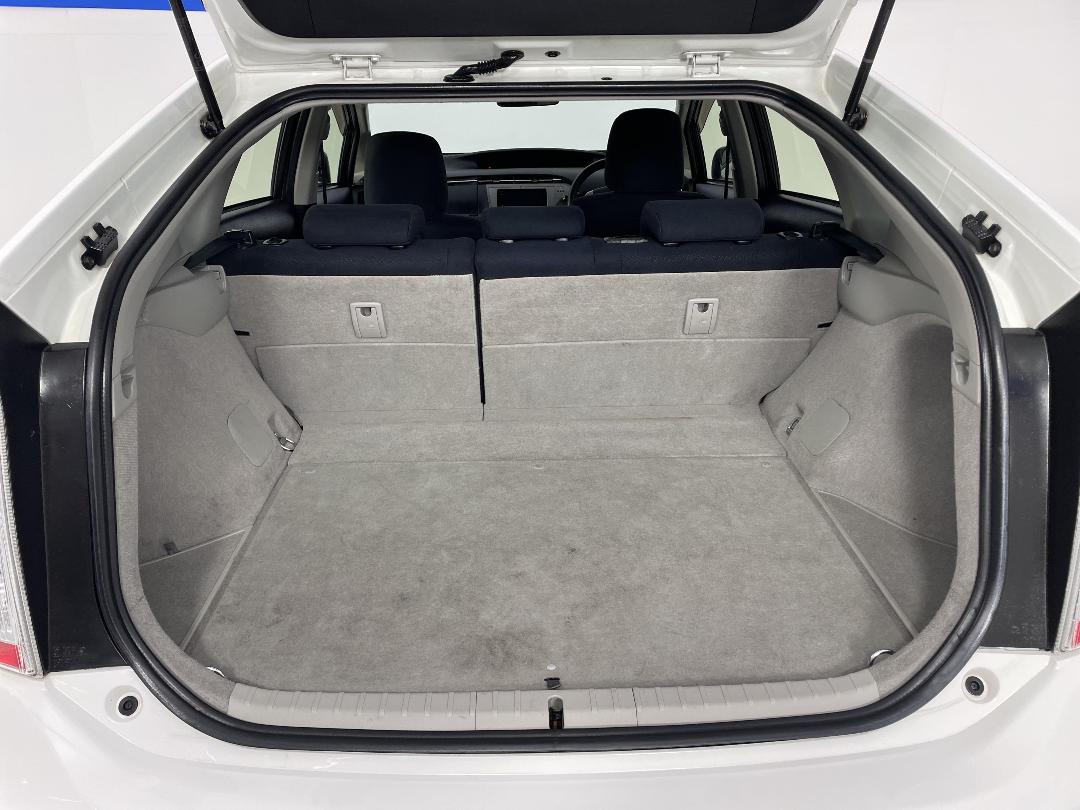 Photo '14' of Toyota Prius Photo '14' of Toyota Prius