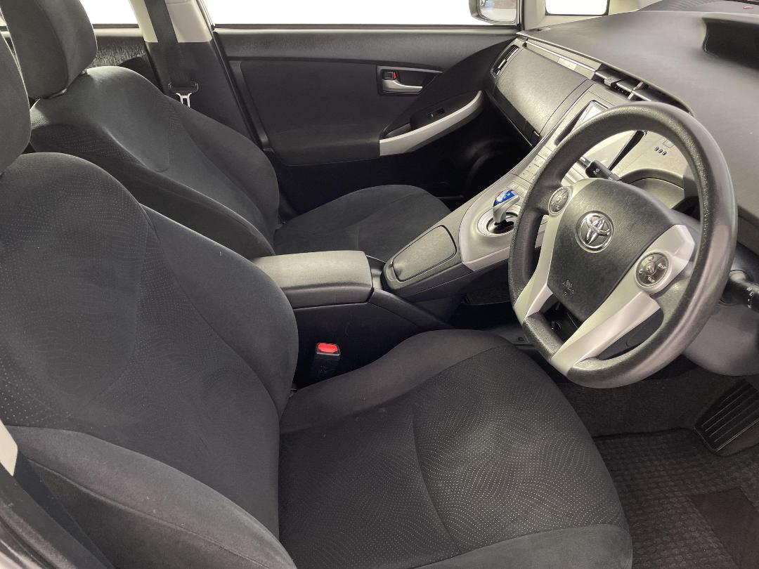 Photo '16' of Toyota Prius Photo '16' of Toyota Prius