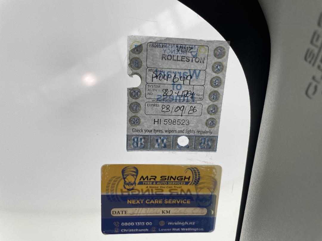 Photo '29' of Toyota Prius Photo '29' of Toyota Prius