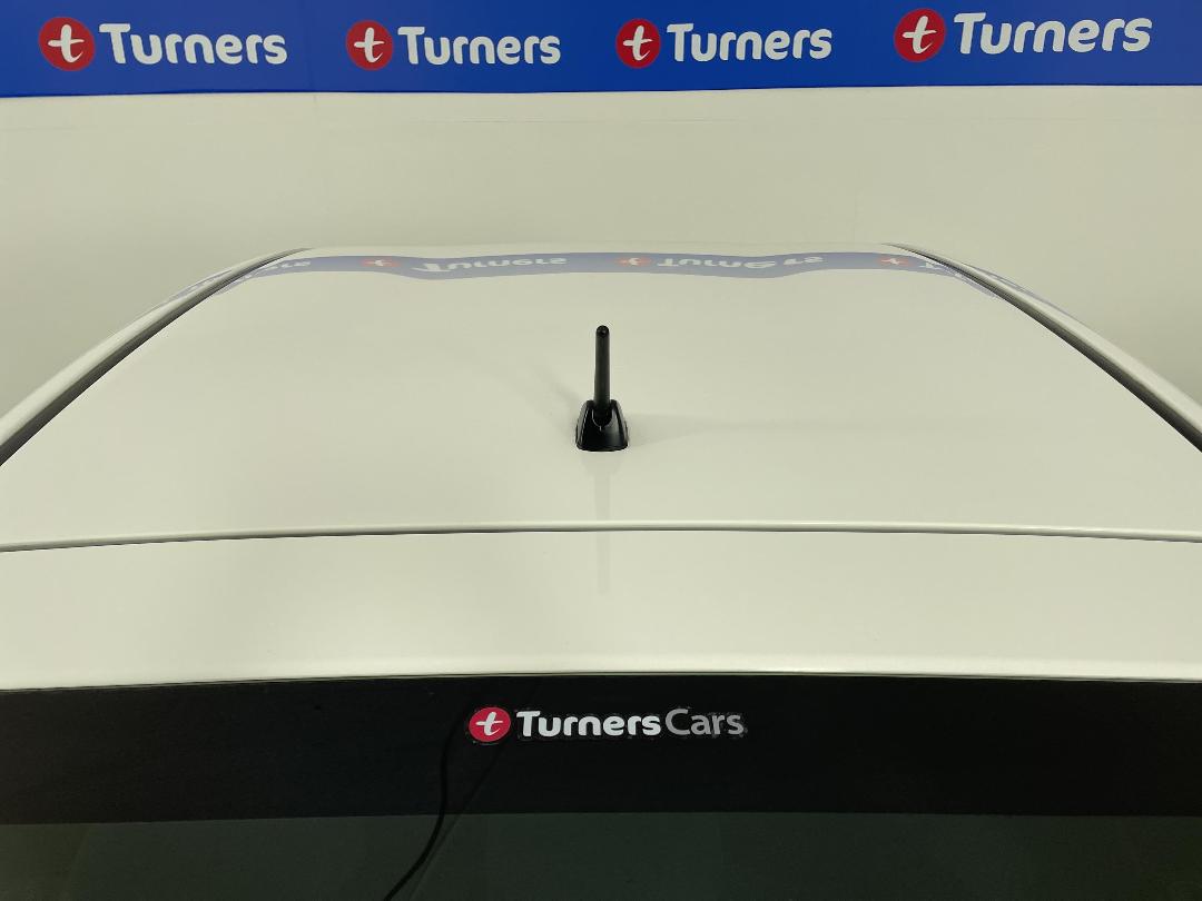 Photo '33' of Toyota Prius Photo '33' of Toyota Prius