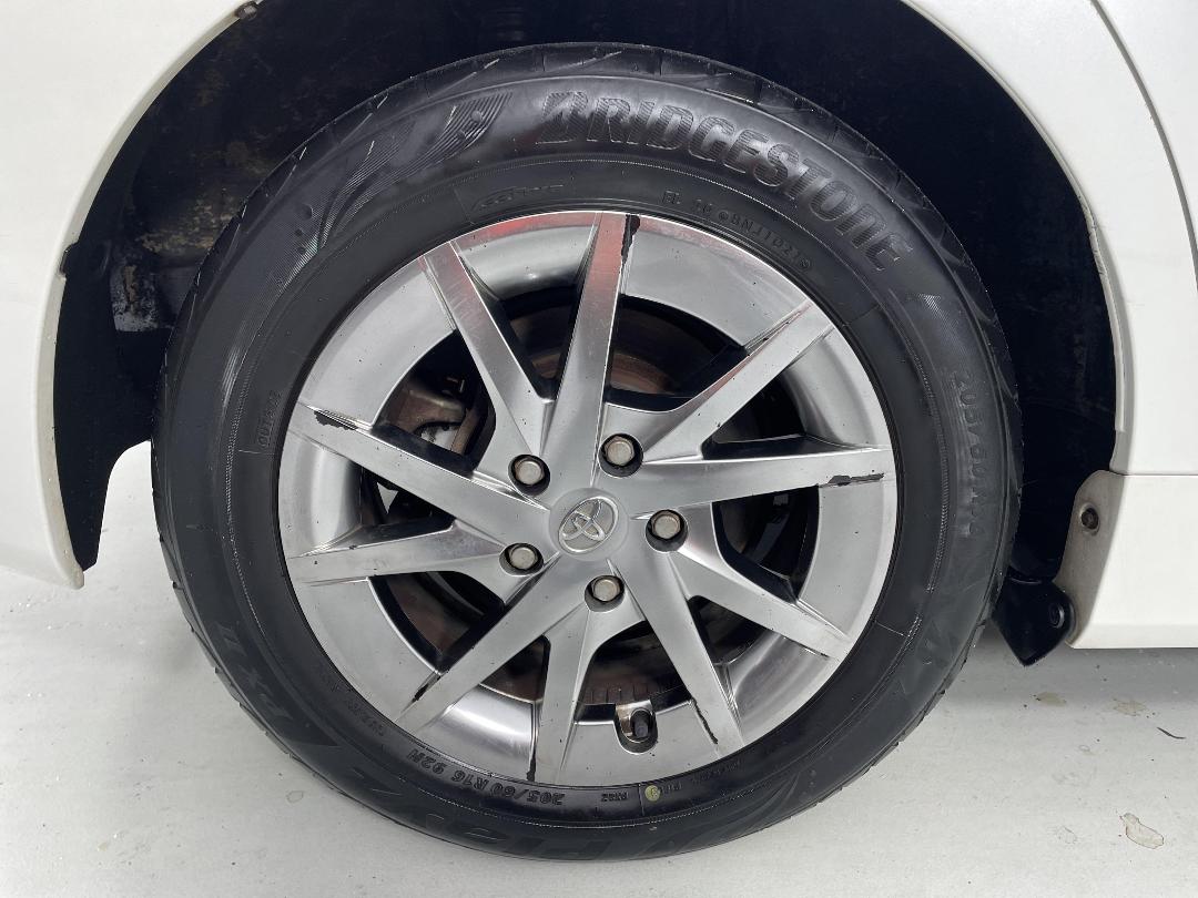 Photo '12' of Toyota Prius Photo '12' of Toyota Prius