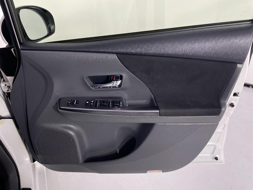 Photo '15' of Toyota Prius Photo '15' of Toyota Prius