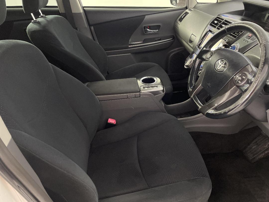 Photo '16' of Toyota Prius Photo '16' of Toyota Prius