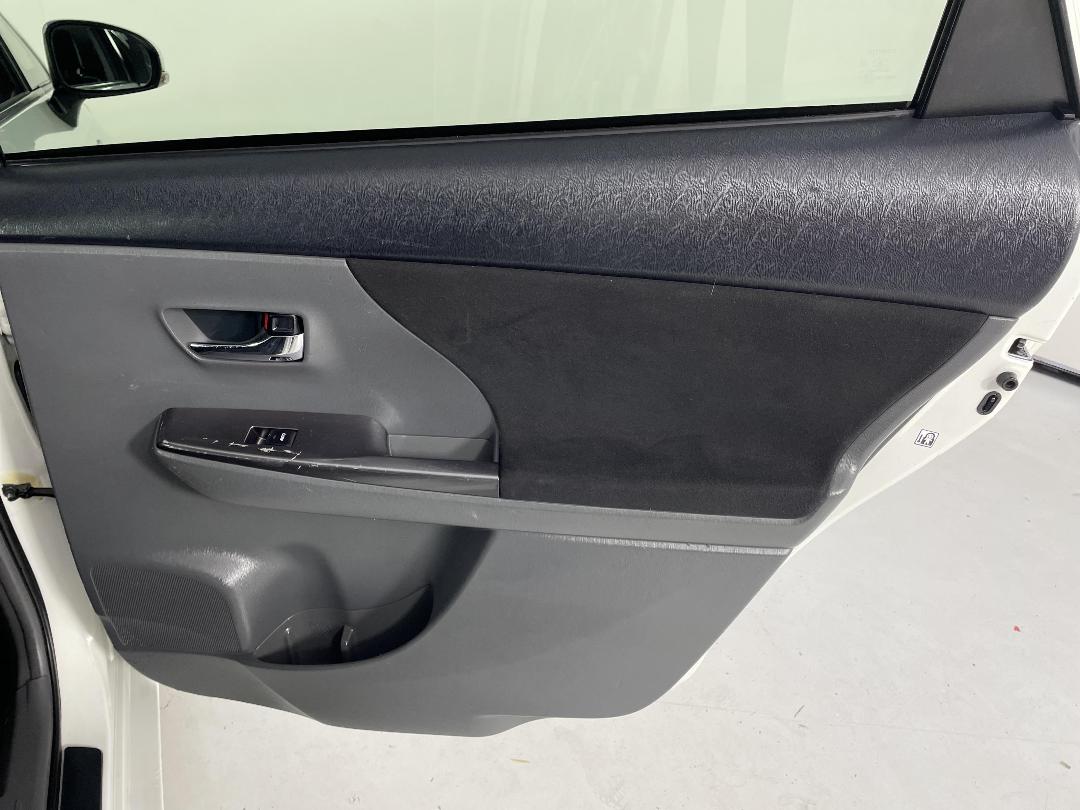 Photo '19' of Toyota Prius Photo '19' of Toyota Prius