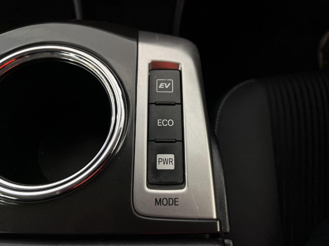 Photo '25' of Toyota Prius Photo '25' of Toyota Prius