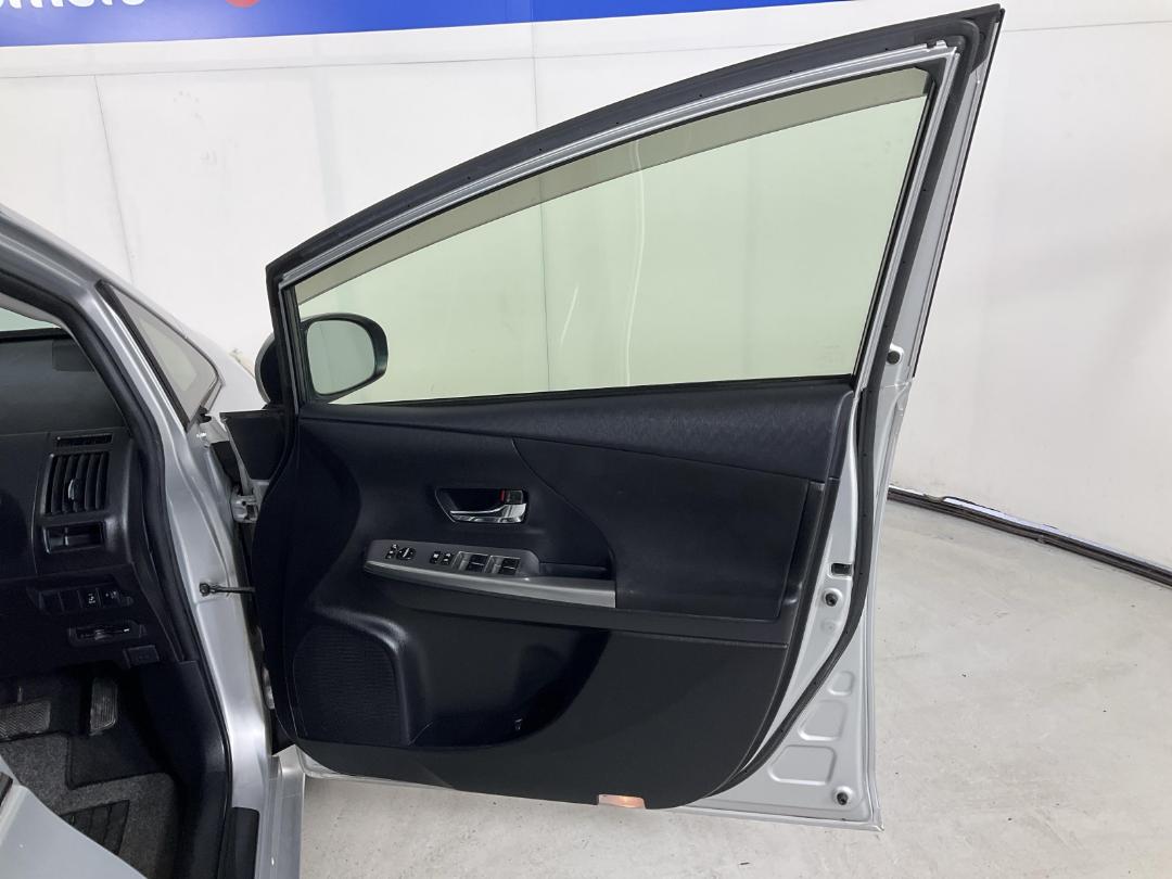 Photo '15' of Toyota Prius Photo '15' of Toyota Prius