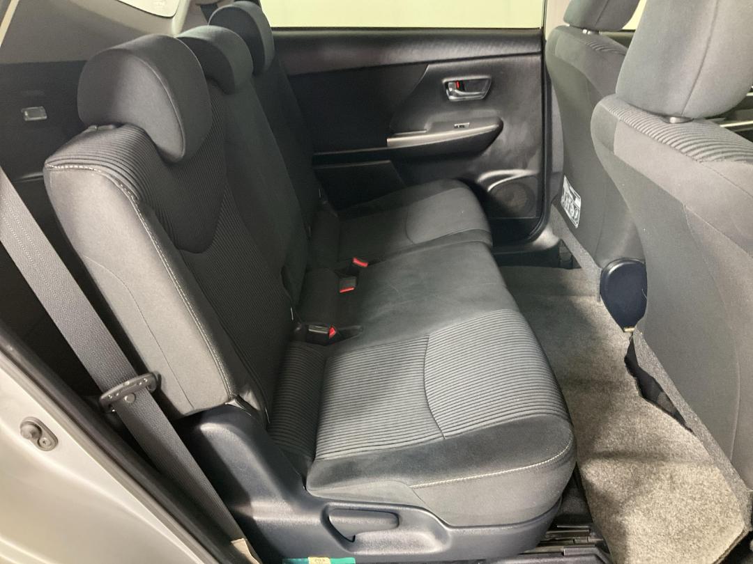 Photo '20' of Toyota Prius Photo '20' of Toyota Prius