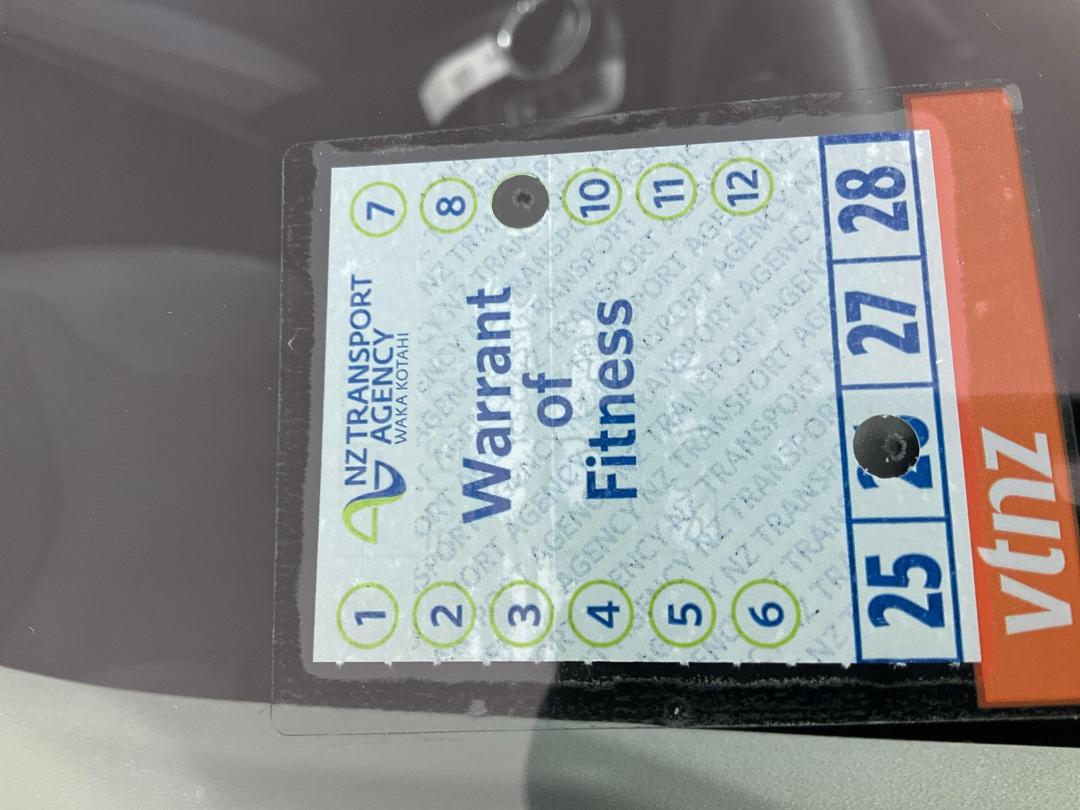 Photo '23' of Toyota Prius Photo '23' of Toyota Prius