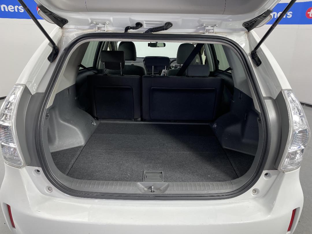 Photo '14' of Toyota Prius Photo '14' of Toyota Prius