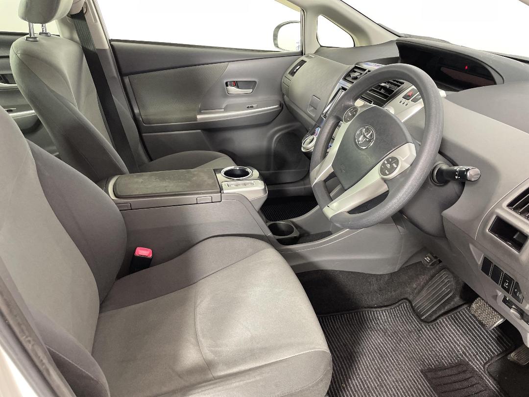 Photo '16' of Toyota Prius Photo '16' of Toyota Prius