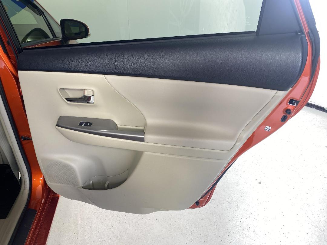 Photo '19' of Toyota Prius