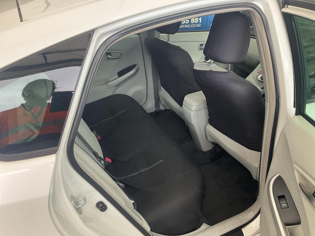 Photo '21' of Toyota Prius