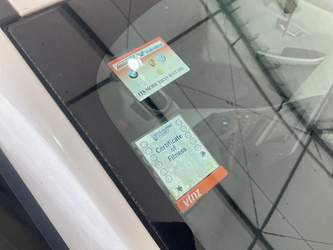 Photo '24' of Toyota Prius