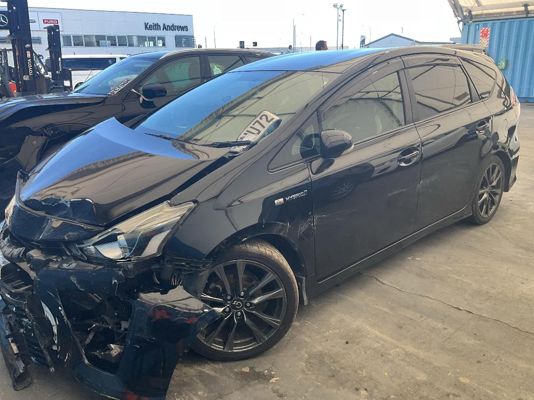 Photo '2' of Toyota Prius Alpha Photo '2' of Toyota Prius Alpha