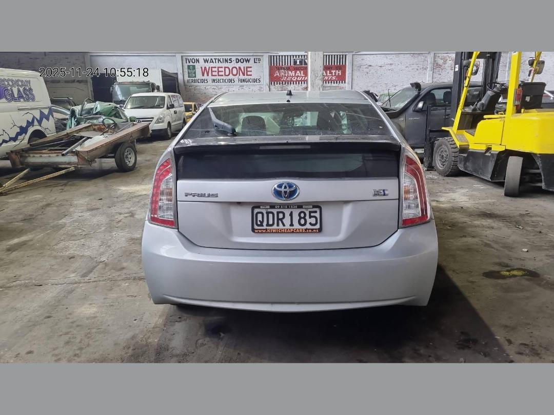 Photo '3' of Toyota Prius Photo '3' of Toyota Prius