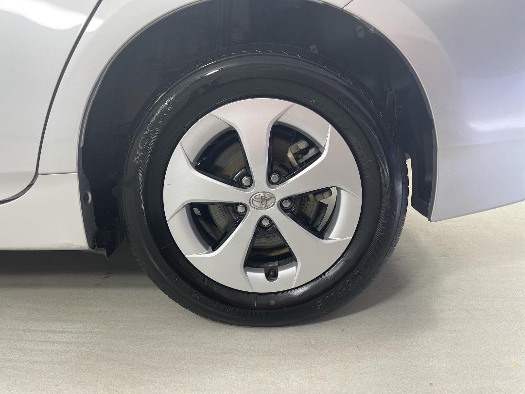 Photo '11' of Toyota Prius