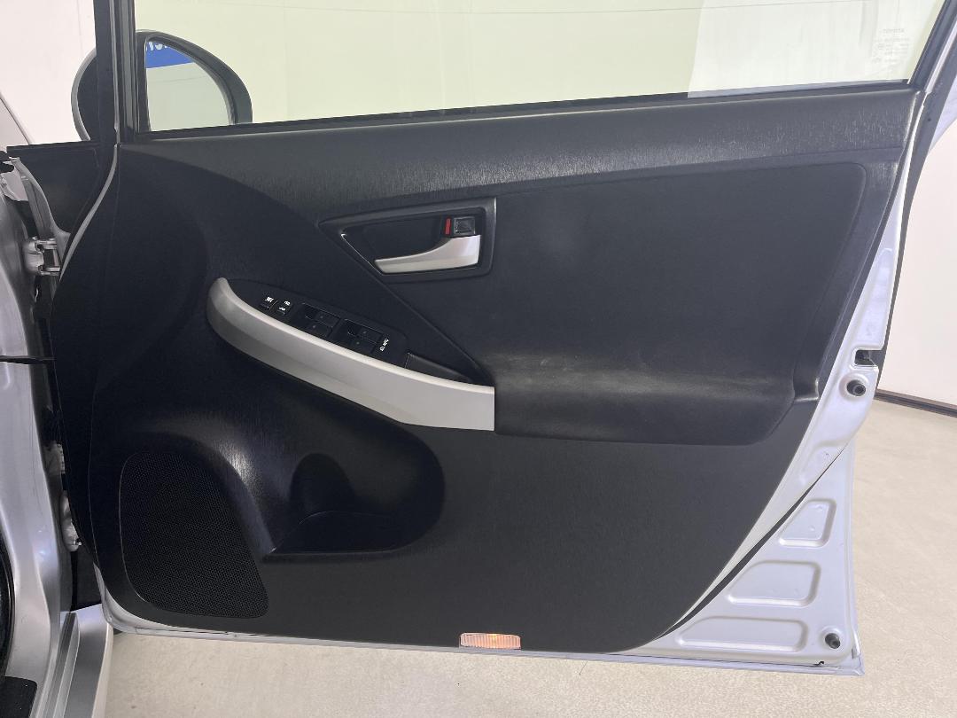 Photo '15' of Toyota Prius