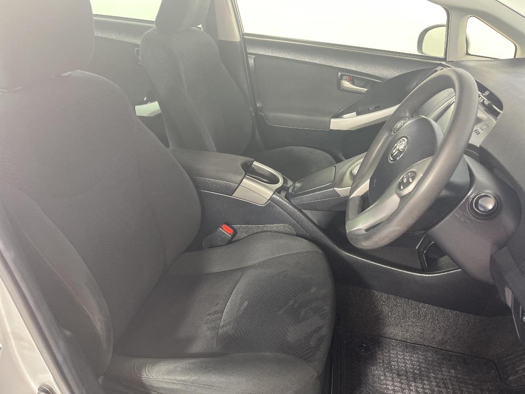 Photo '16' of Toyota Prius