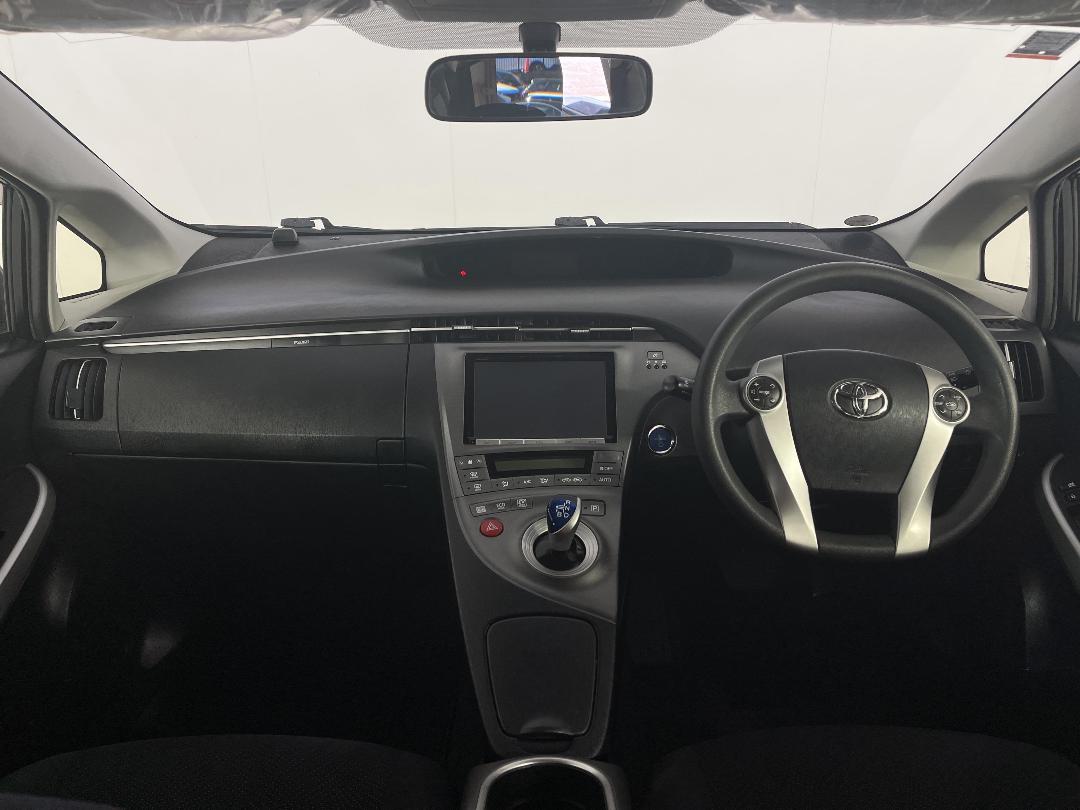 Photo '17' of Toyota Prius