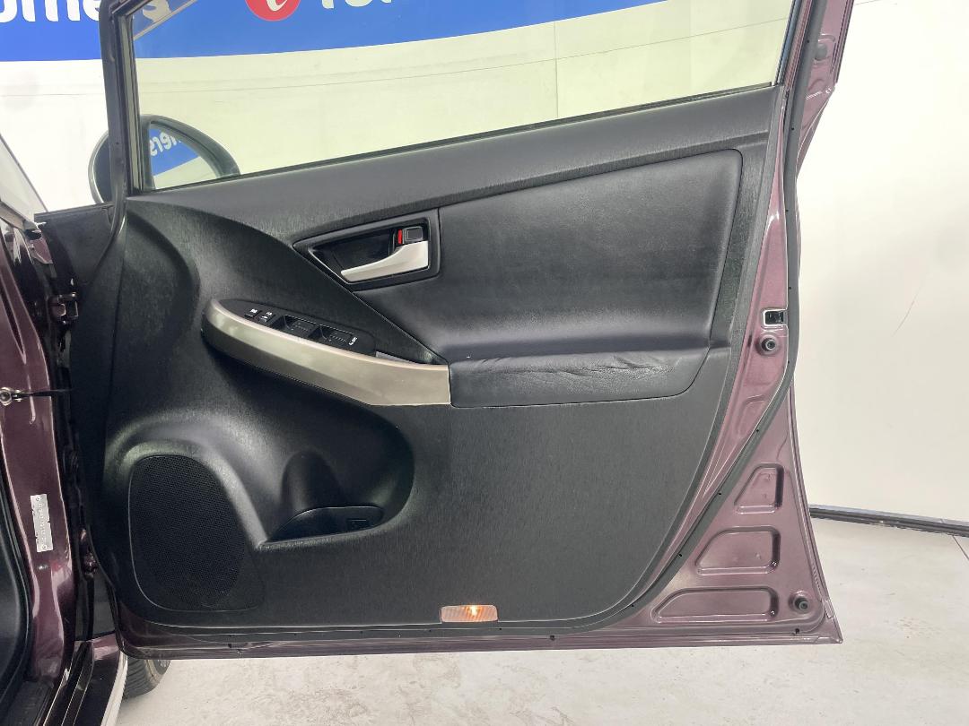 Photo '15' of Toyota Prius Photo '15' of Toyota Prius