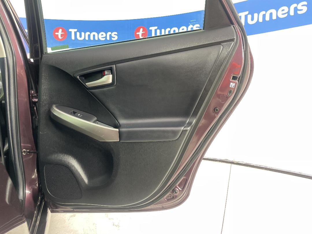 Photo '19' of Toyota Prius Photo '19' of Toyota Prius