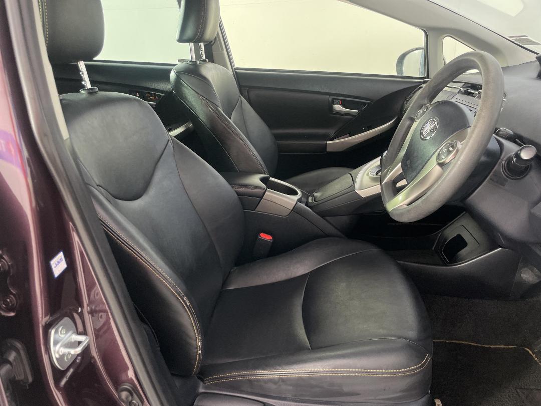 Photo '16' of Toyota Prius Photo '16' of Toyota Prius