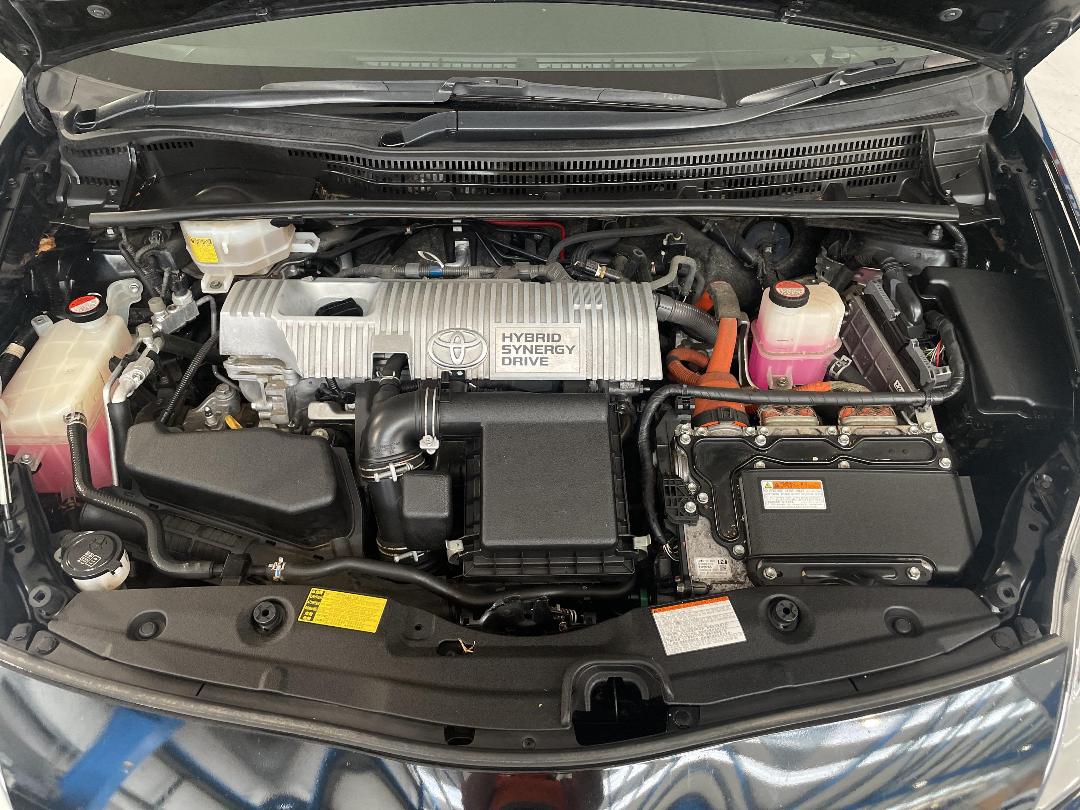 Photo '13' of Toyota Prius