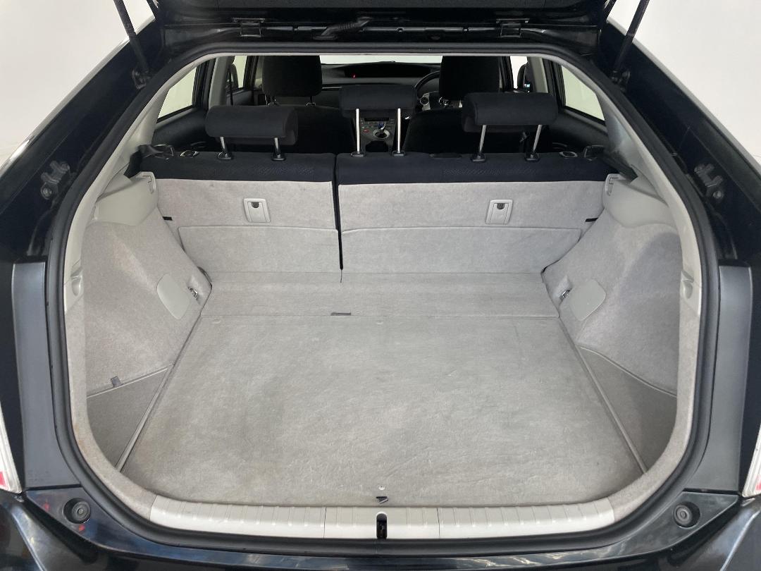 Photo '14' of Toyota Prius