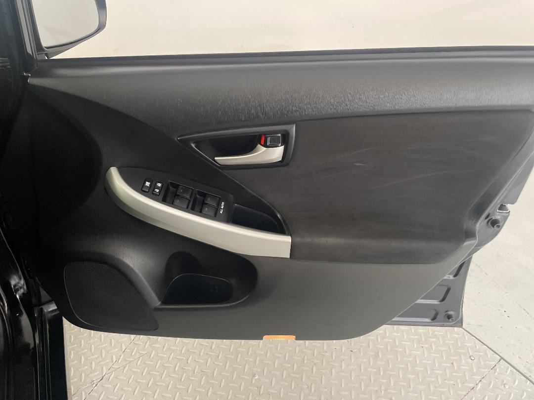 Photo '15' of Toyota Prius