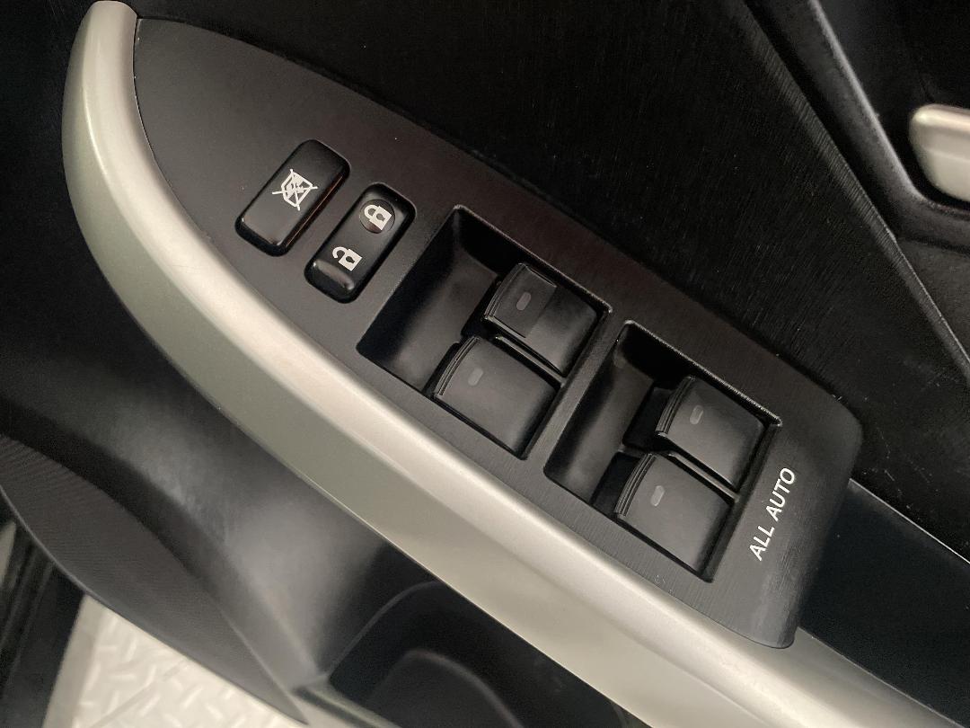 Photo '23' of Toyota Prius