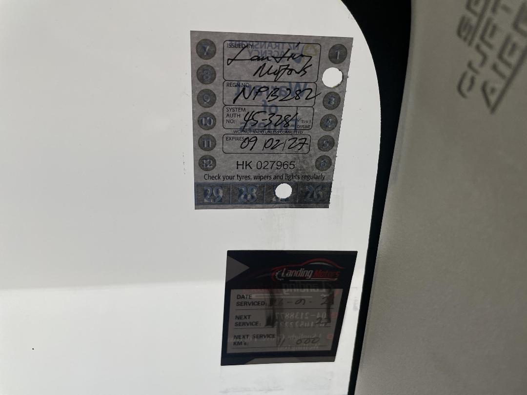 Photo '32' of Toyota Prius