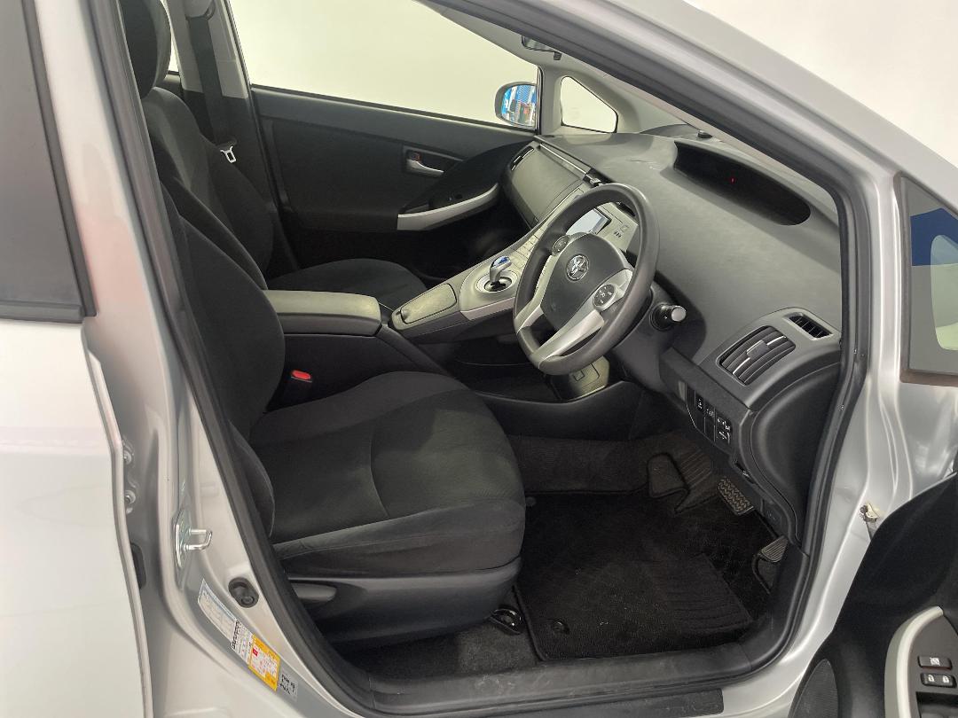 Photo '16' of Toyota Prius Photo '16' of Toyota Prius