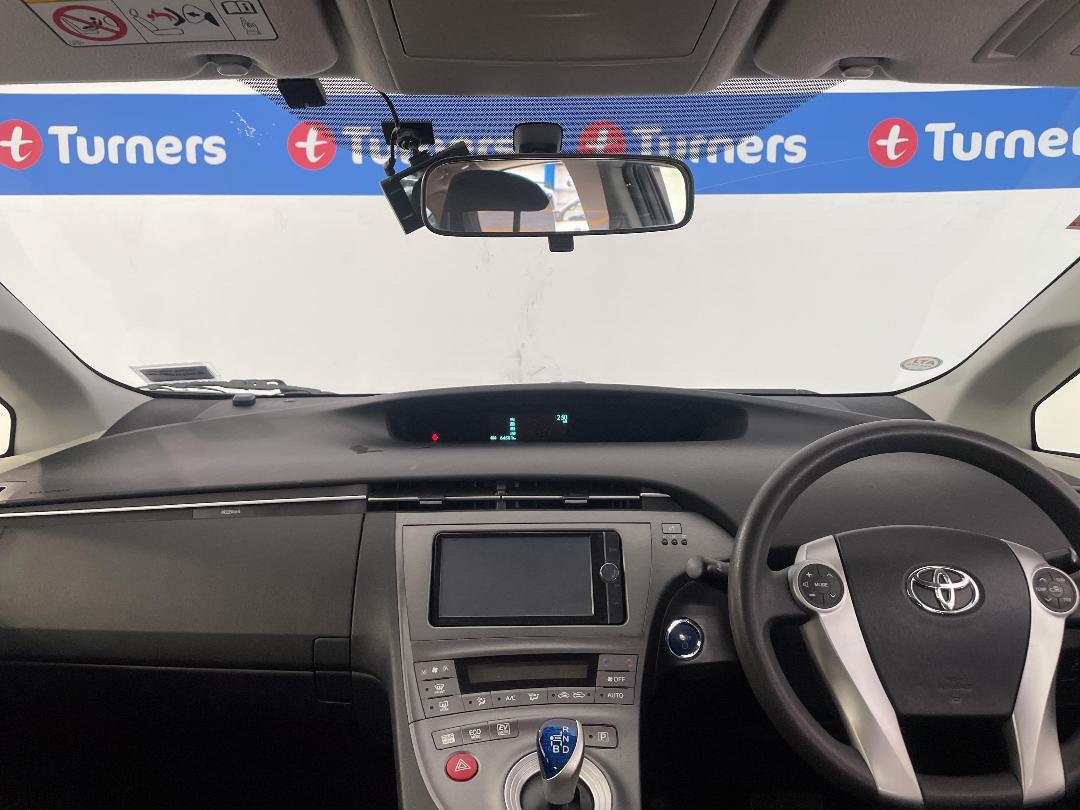 Photo '17' of Toyota Prius Photo '17' of Toyota Prius