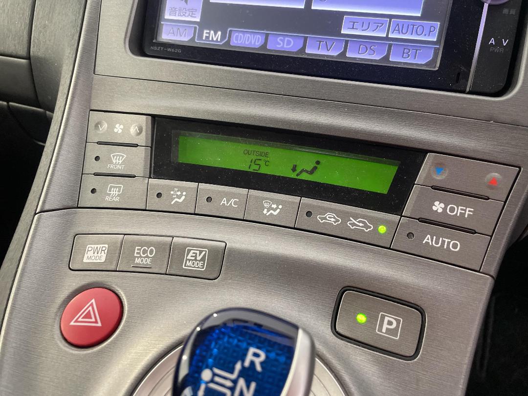 Photo '30' of Toyota Prius Photo '30' of Toyota Prius