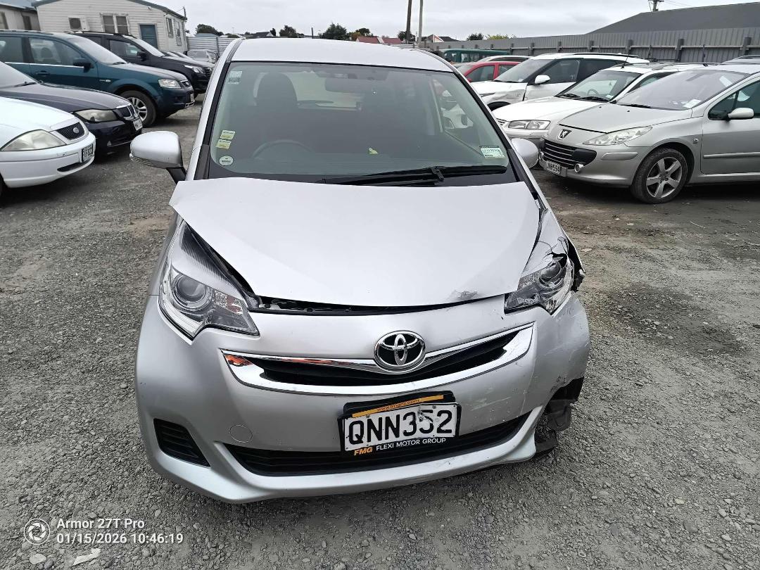 Photo '2' of Toyota Ractis Photo '2' of Toyota Ractis