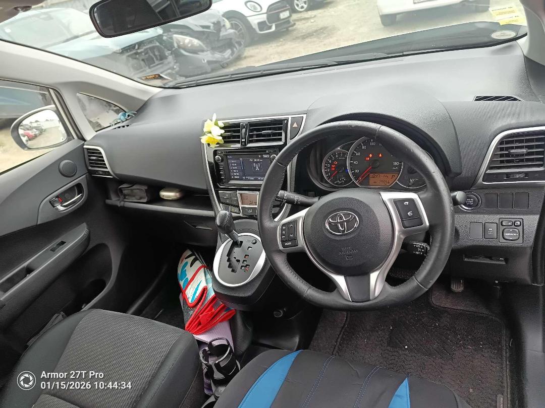 Photo '14' of Toyota Ractis Photo '14' of Toyota Ractis