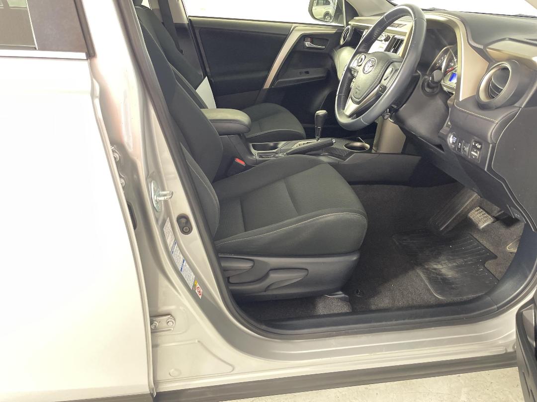 Photo '16' of Toyota Rav4 Photo '16' of Toyota Rav4