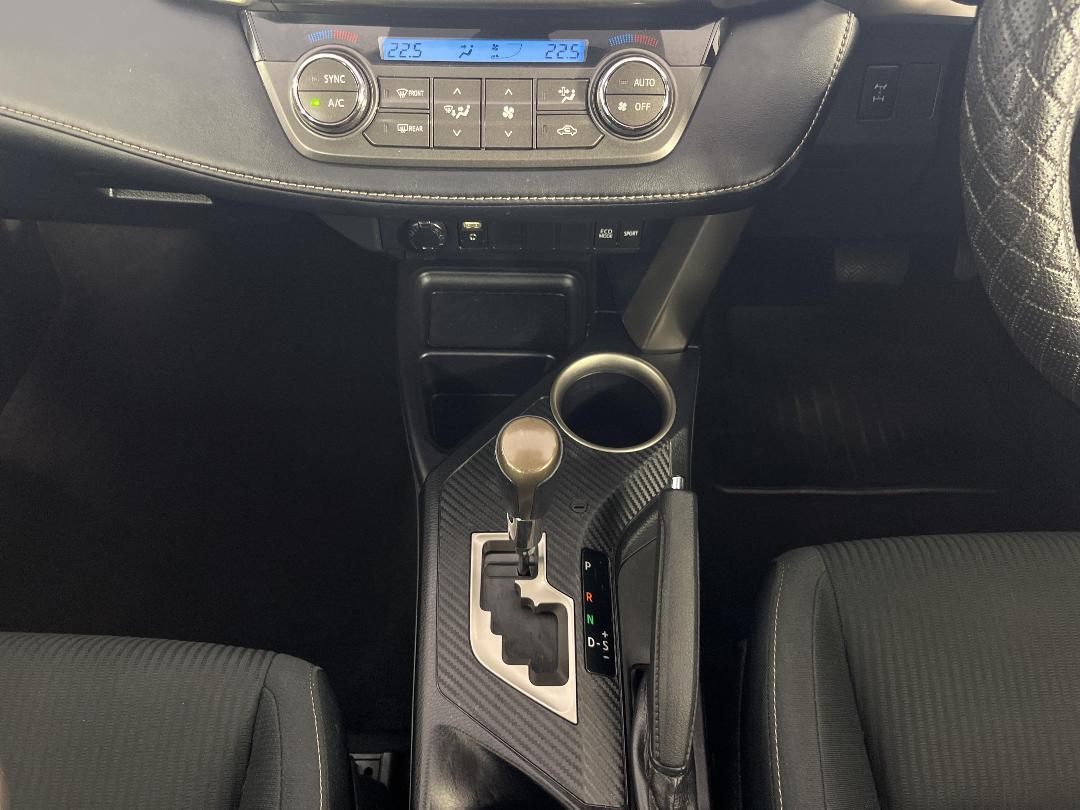 Photo '18' of Toyota Rav4 Photo '18' of Toyota Rav4