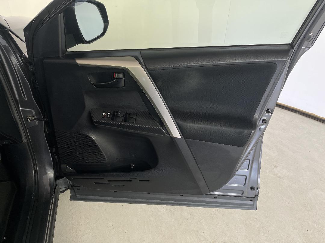 Photo '15' of Toyota Rav4