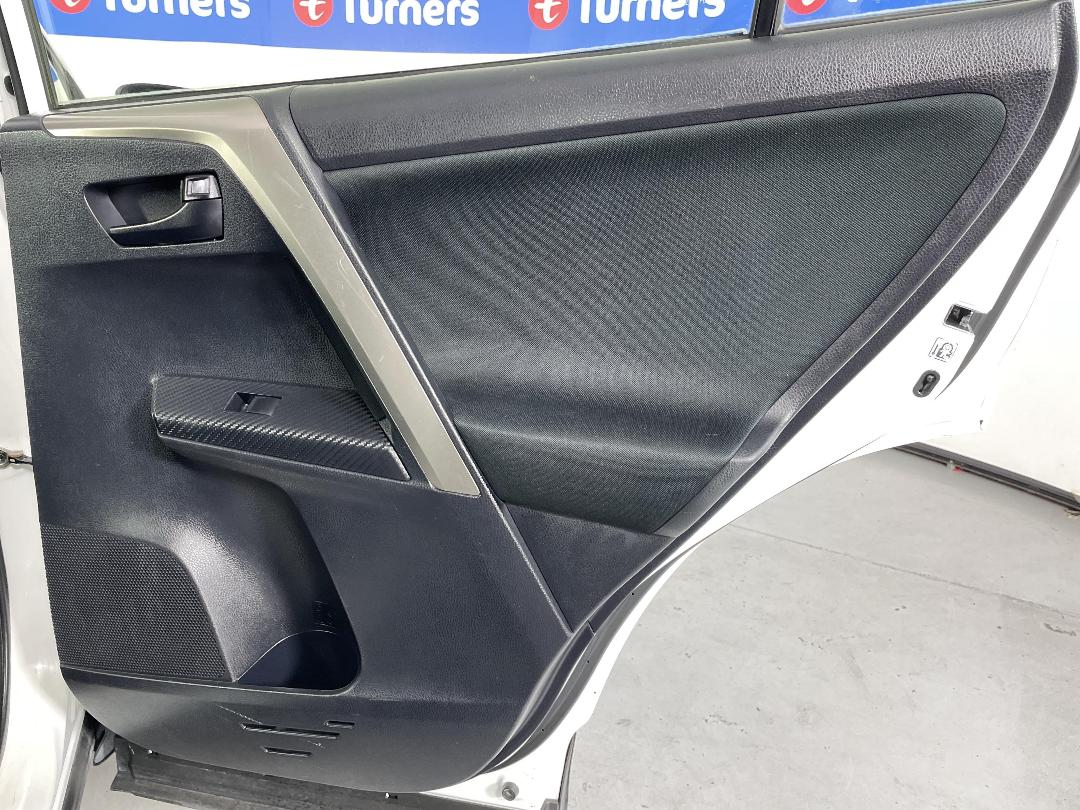 Photo '19' of Toyota Rav4