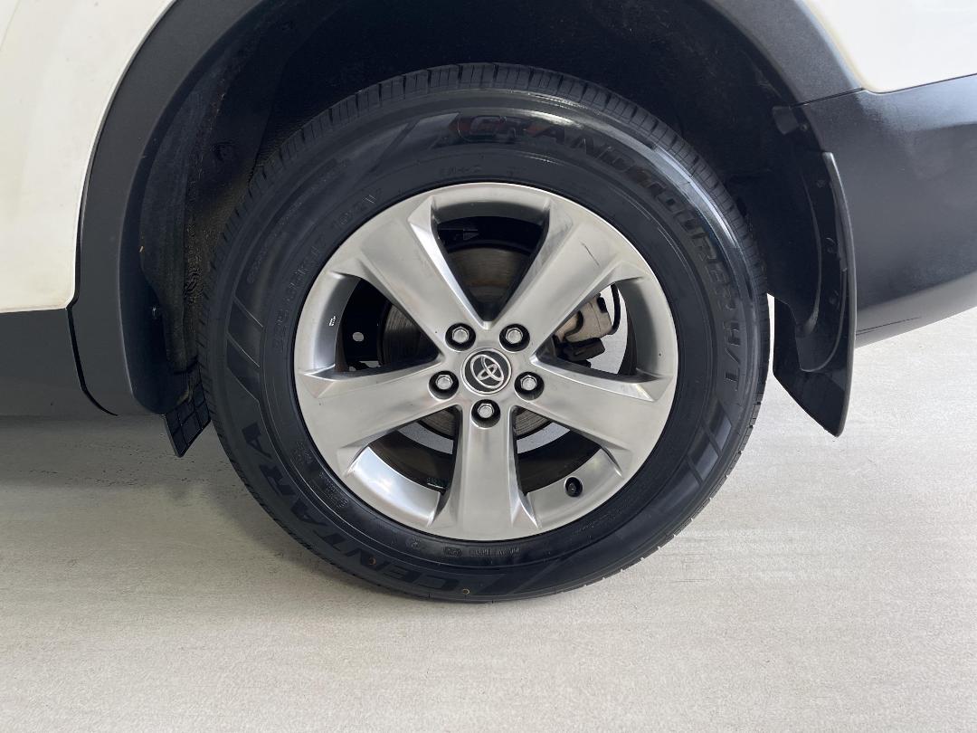 Photo '11' of Toyota Rav4