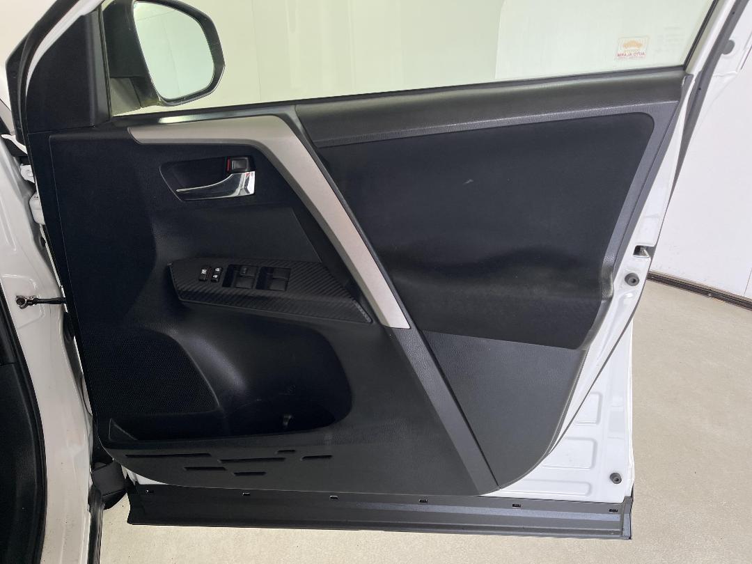 Photo '15' of Toyota Rav4