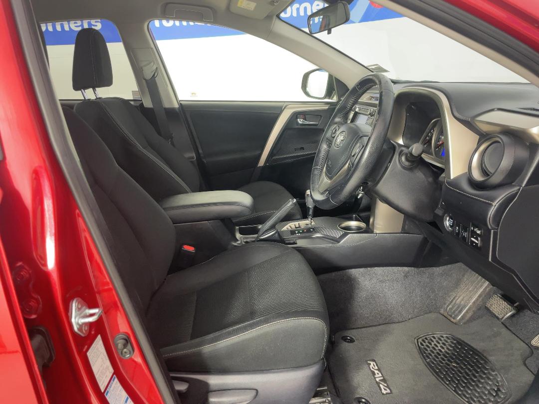 Photo '16' of Toyota Rav4