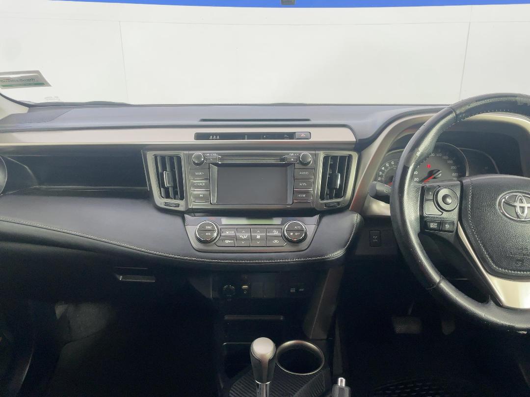 Photo '17' of Toyota Rav4