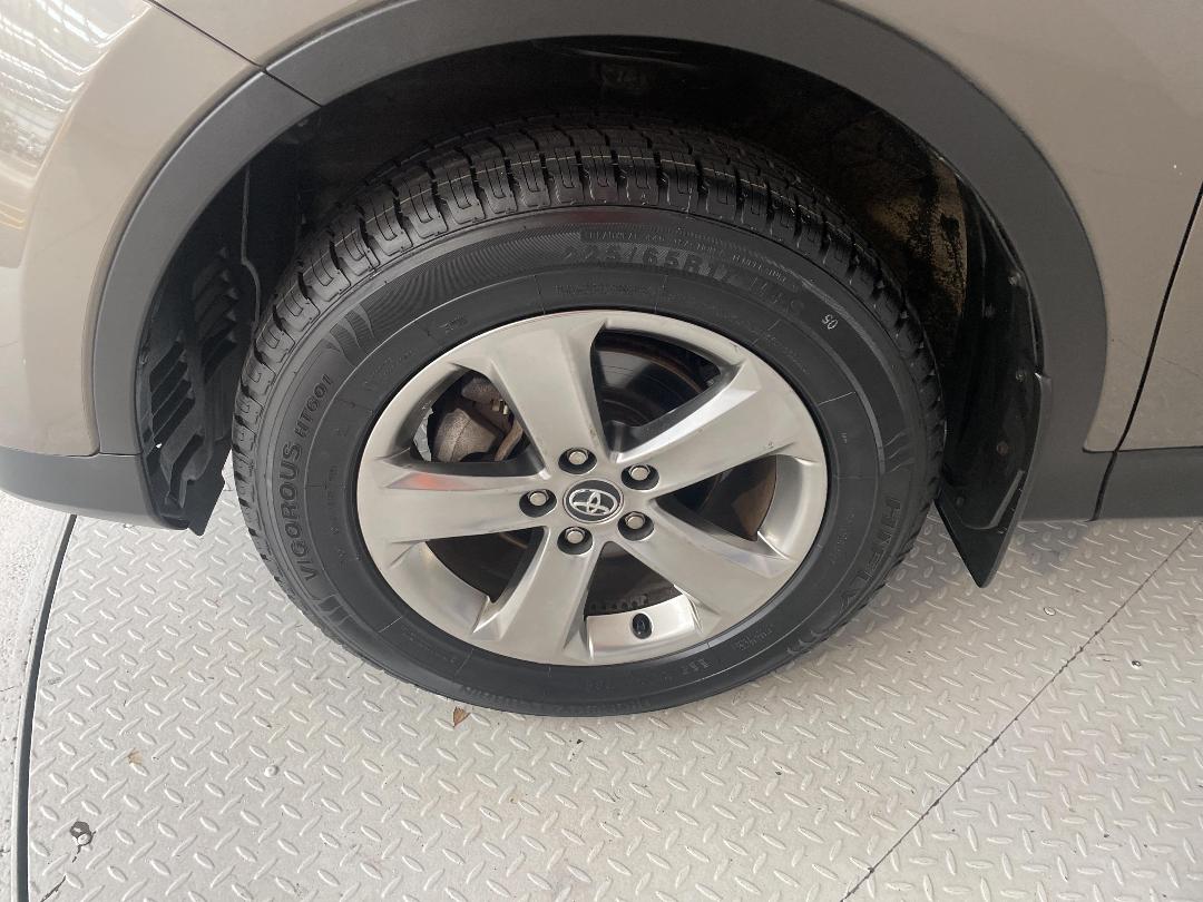 Photo '10' of Toyota Rav4