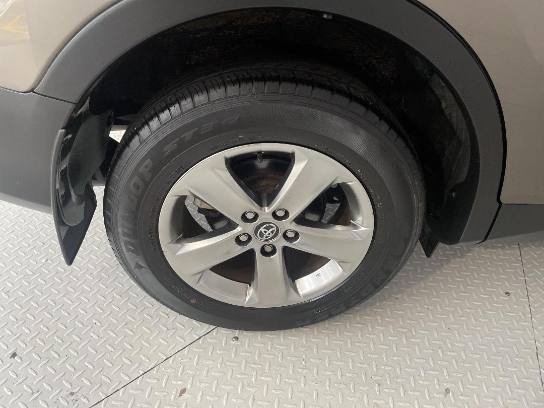 Photo '12' of Toyota Rav4