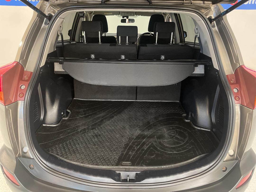 Photo '14' of Toyota Rav4